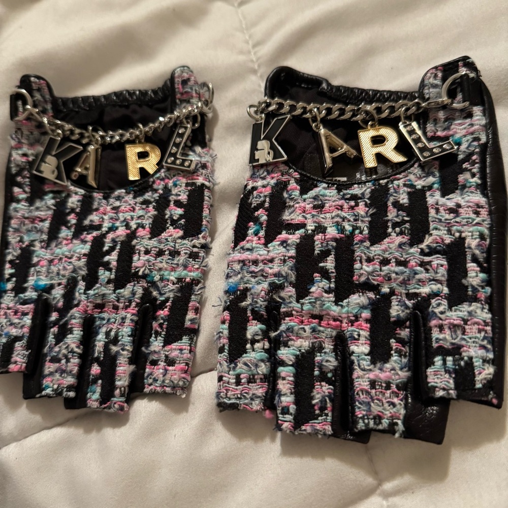 Karl Lagerfeld Multicolor Tweed Gloves with Chain